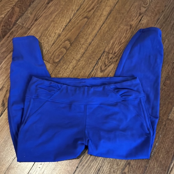 ATHLETA Yoga Pants/Capri Leggings Sz M - Picture 4 of 6